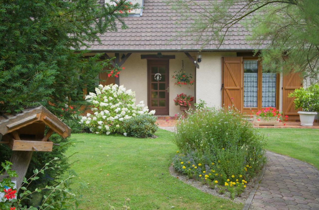 Bed and Breakfast Les Rendzines Nuisement-sur-Coole Экстерьер фото