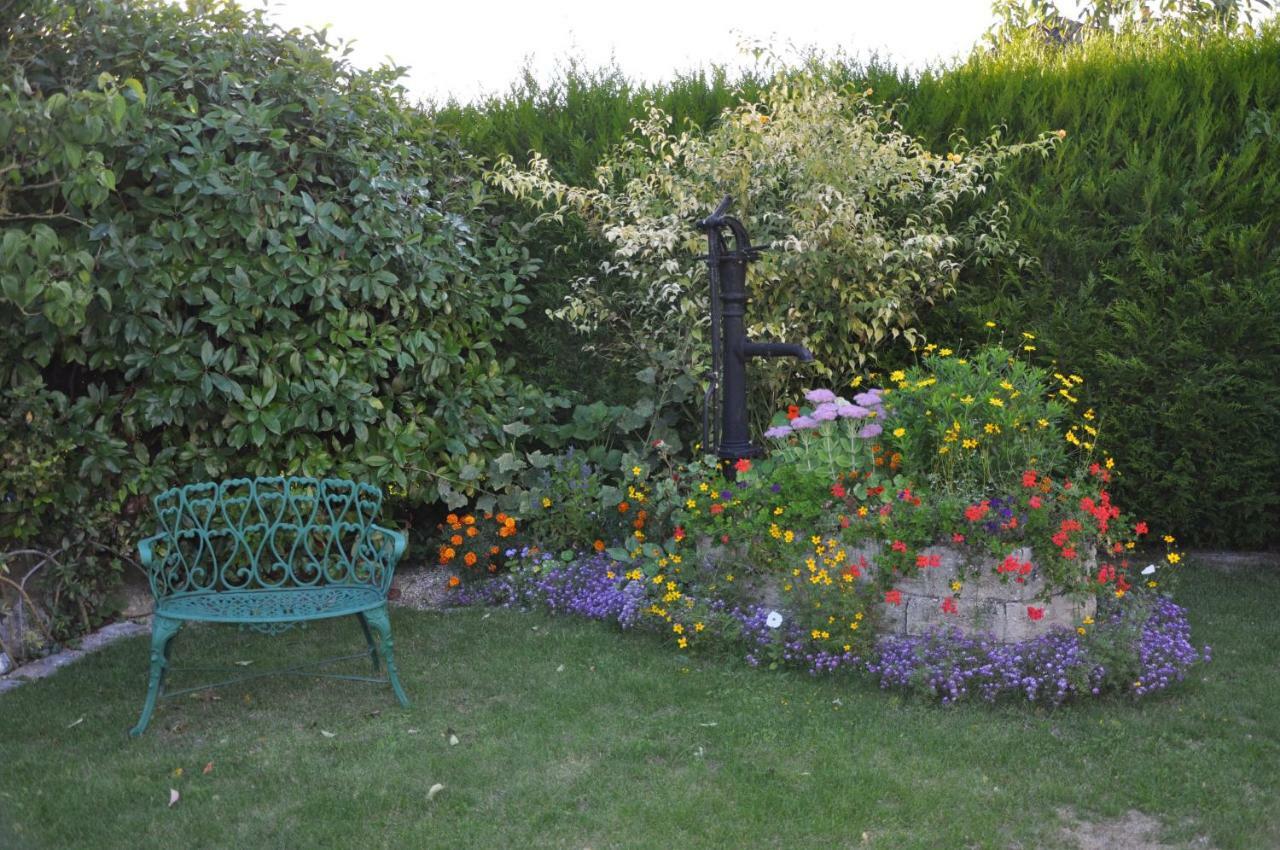 Bed and Breakfast Les Rendzines Nuisement-sur-Coole Экстерьер фото